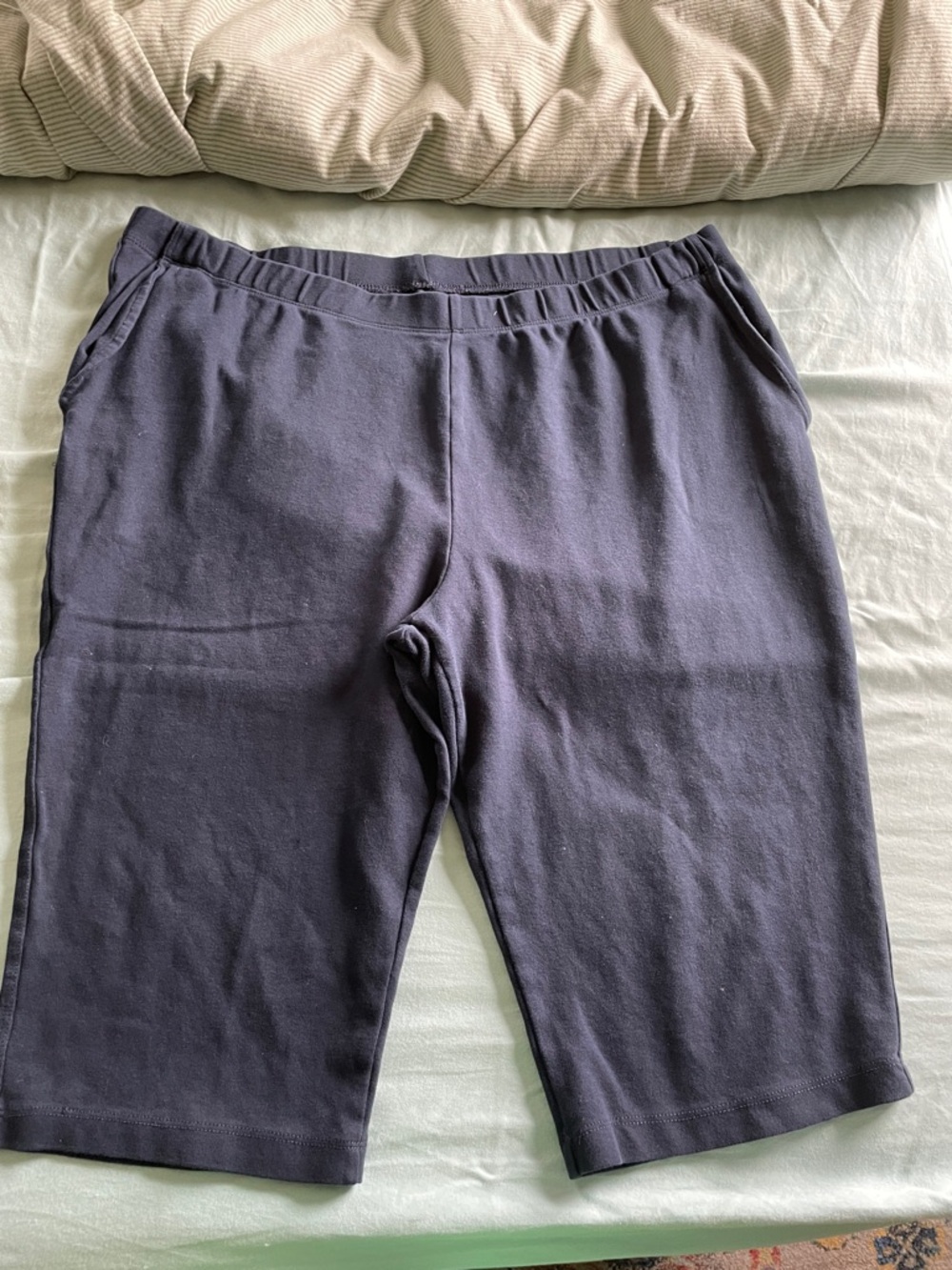 Lands' End Dark Navy Knit Capri